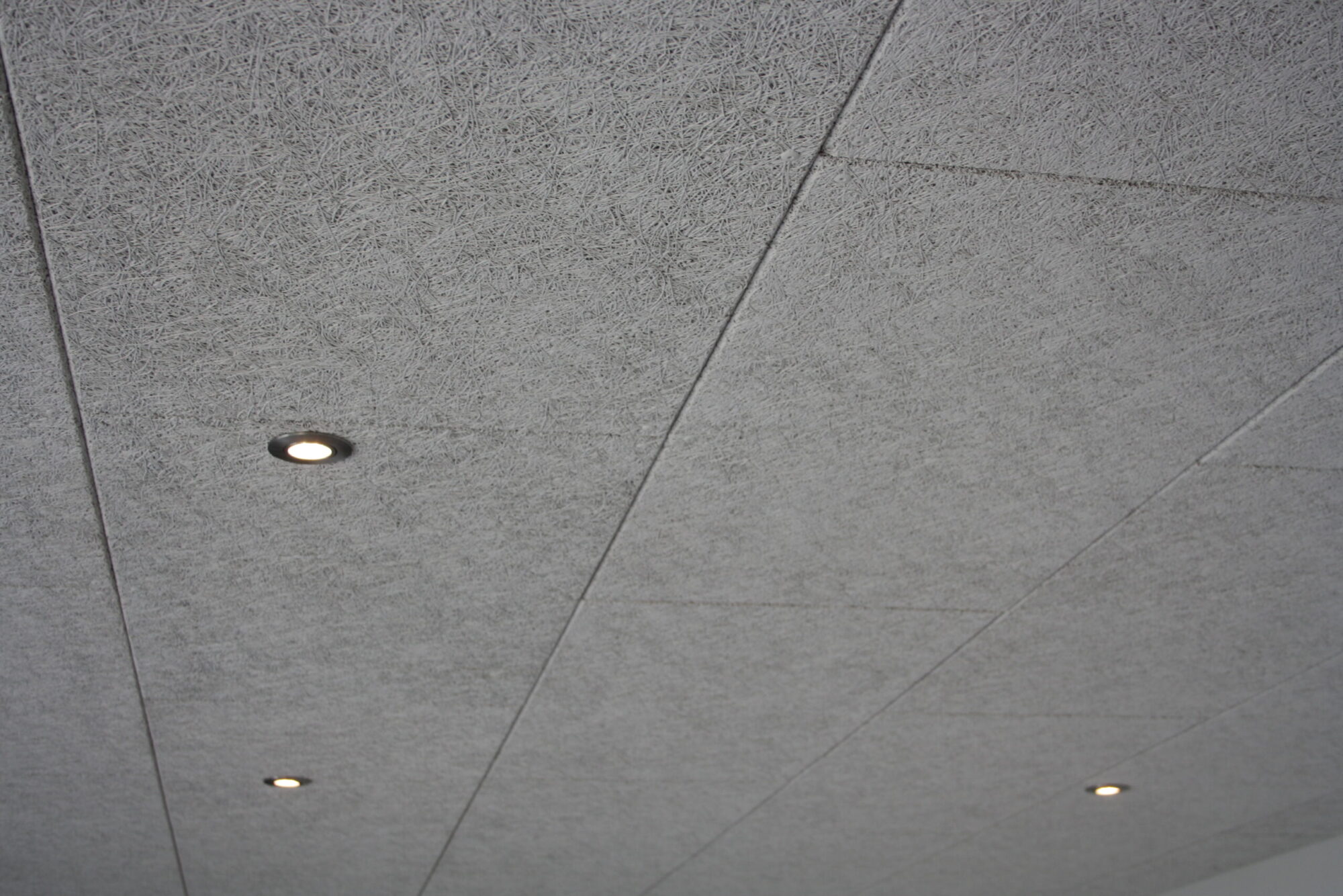 Träbetong Multifin Vit 600×1200 mm