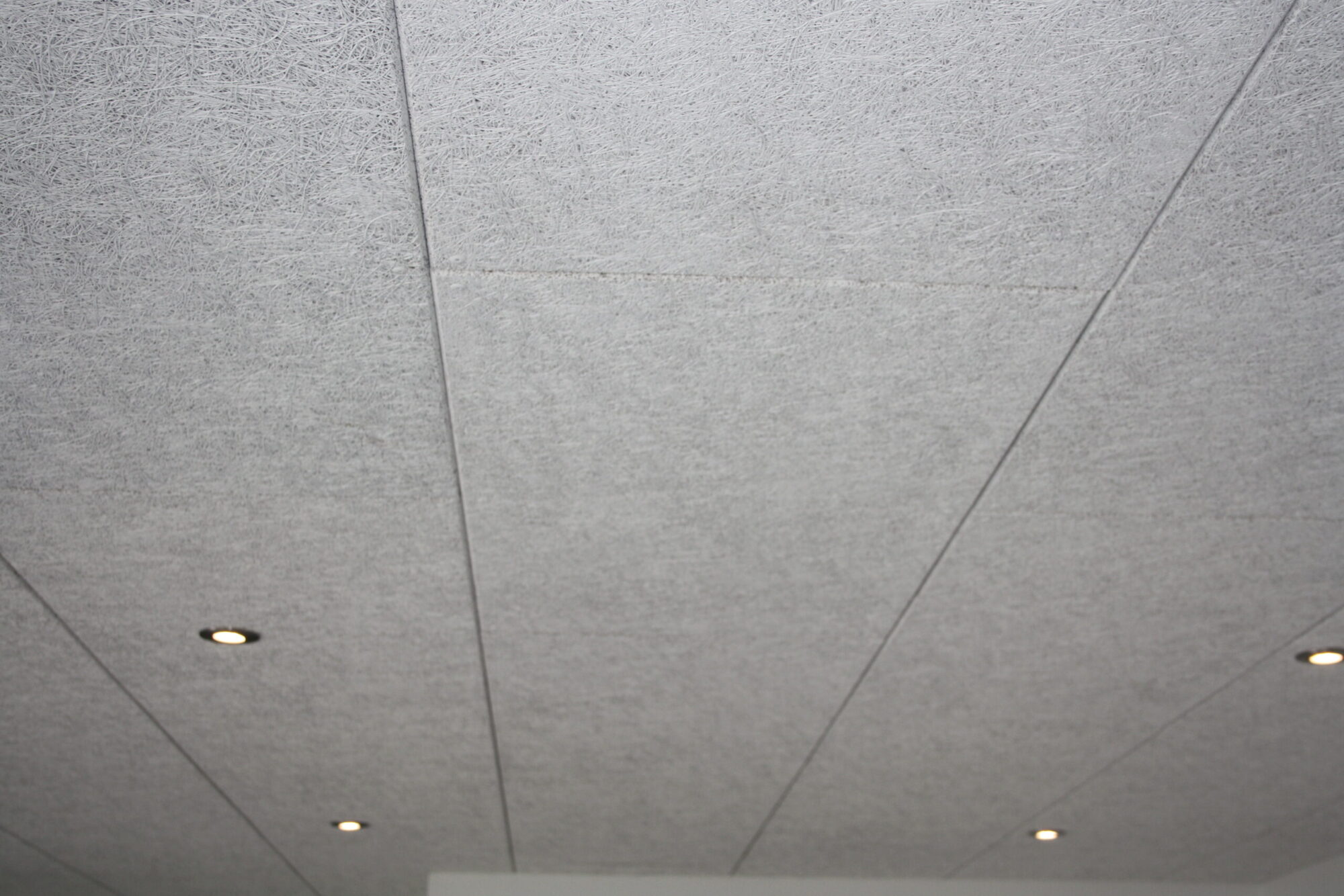 Träbetong Multifin Vit 600×1200 mm