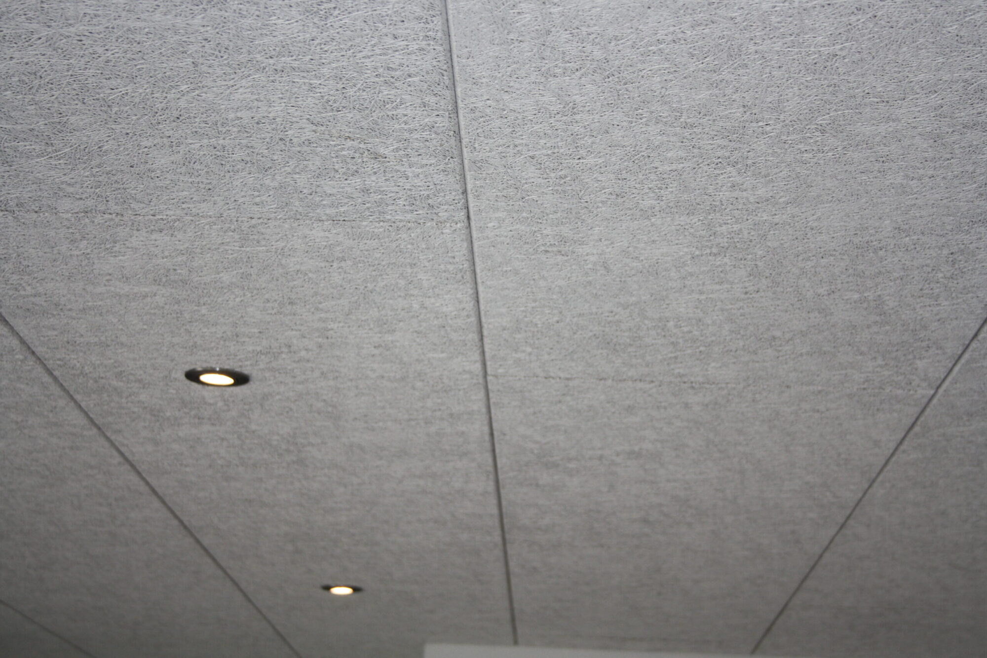 Träbetong Multifin Vit 600×1200 mm