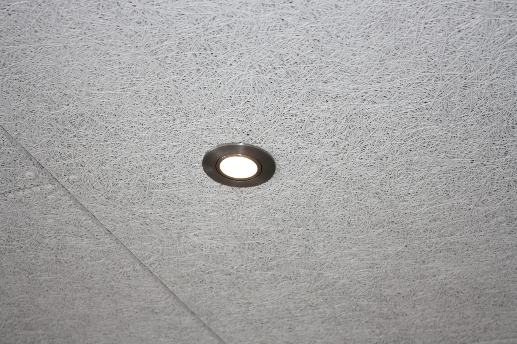 Träbetong Multifin Vit 600×1200 mm